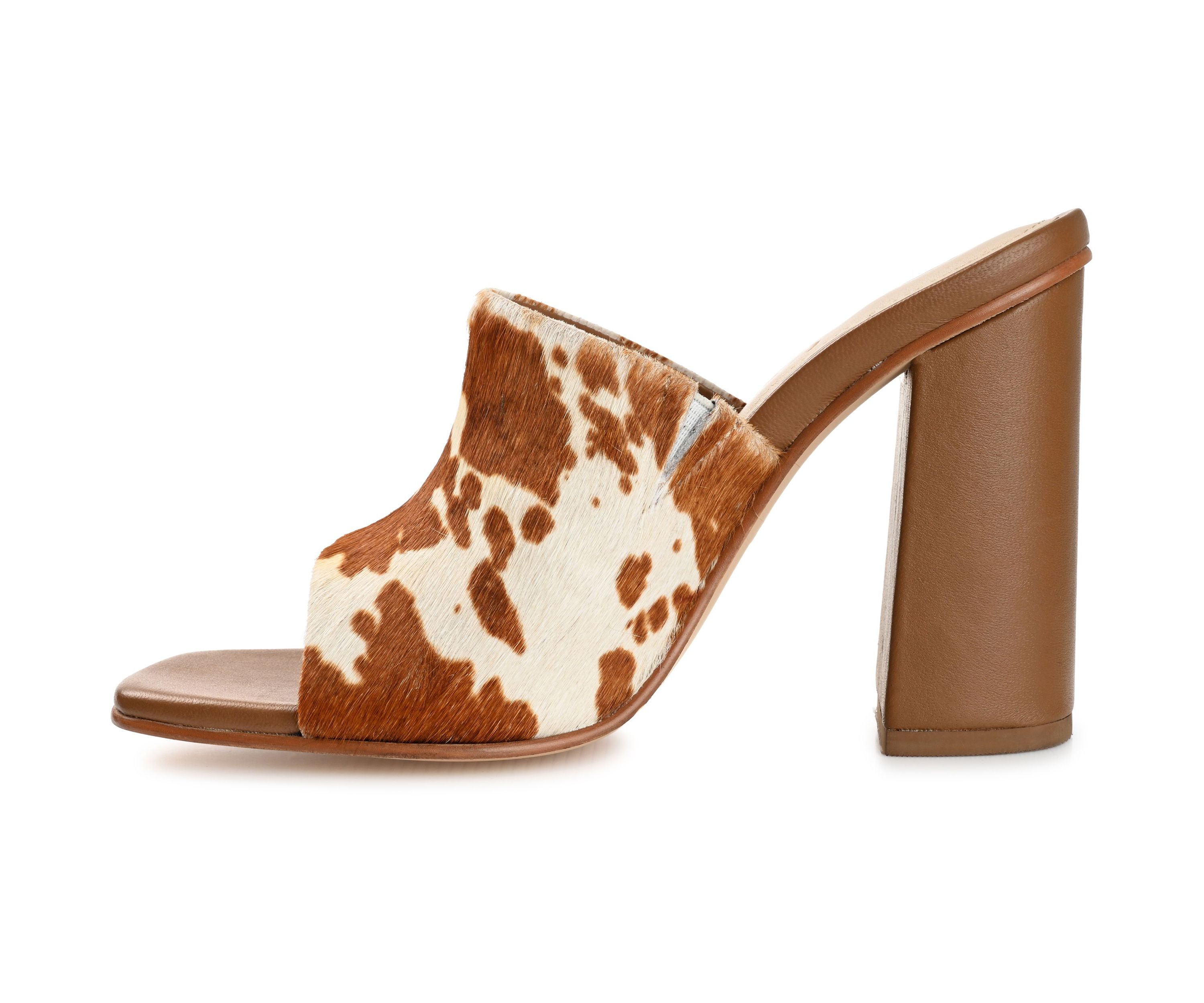 Deena Pumps
