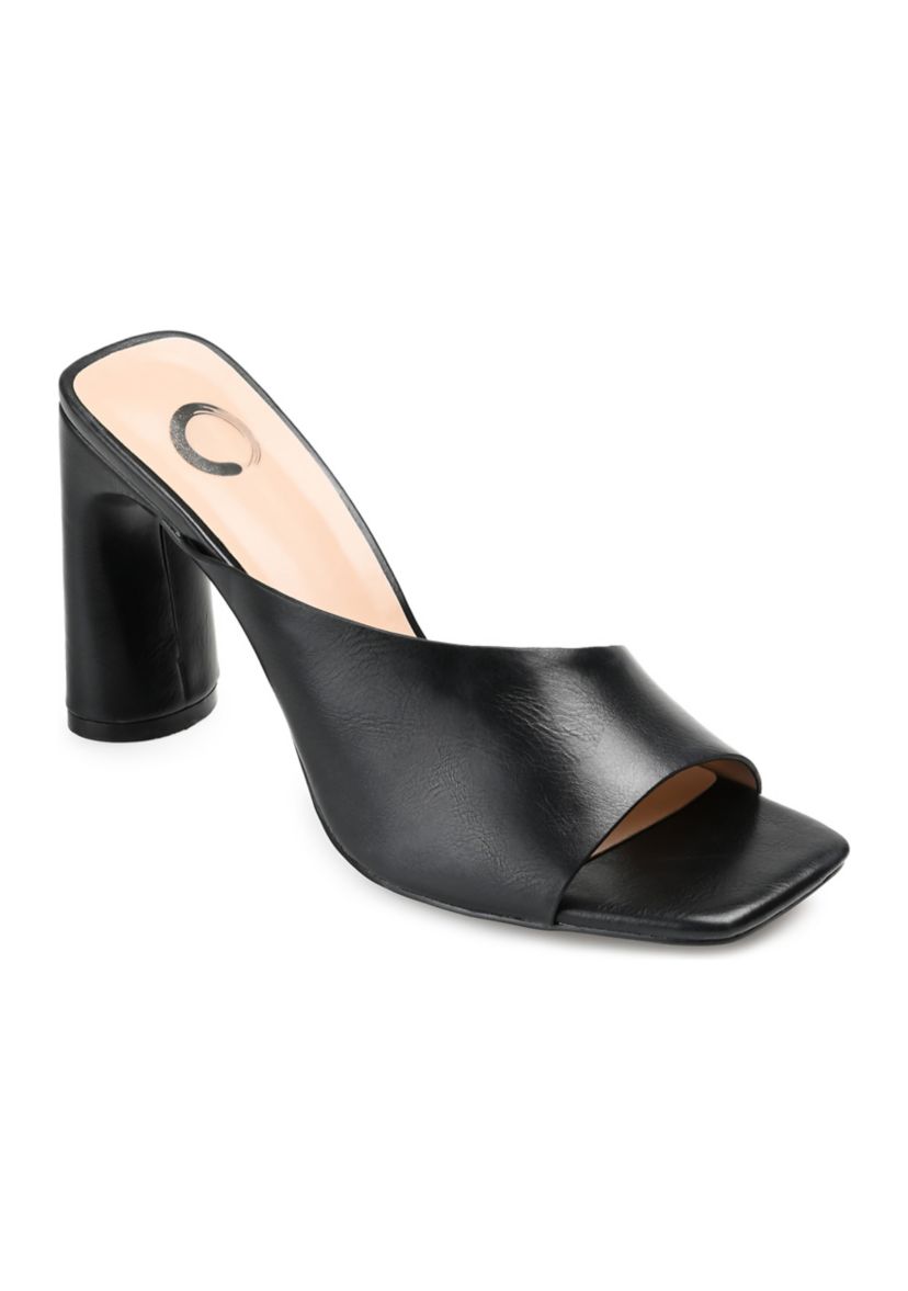 Dola Pumps
