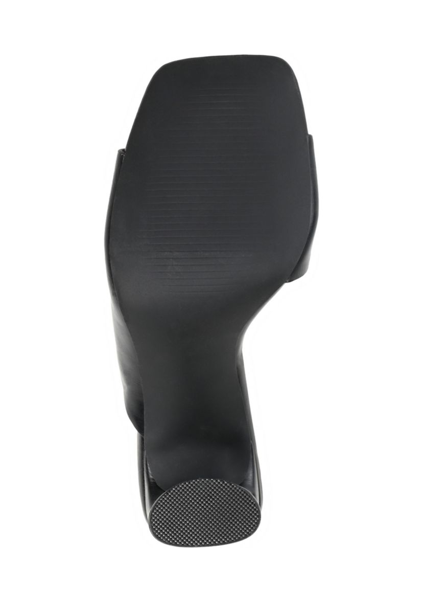 Dola Pumps