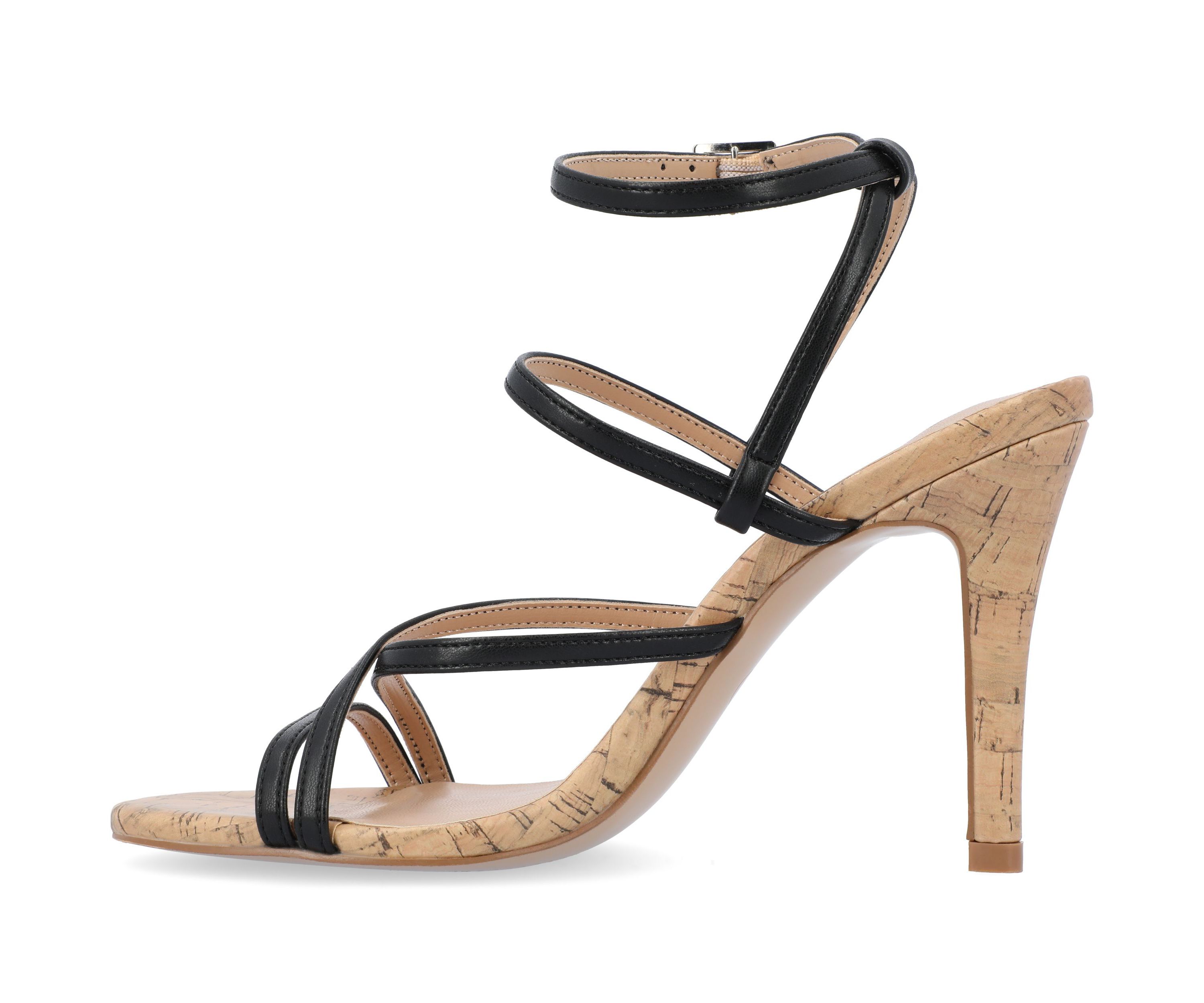 Fylissa Pumps