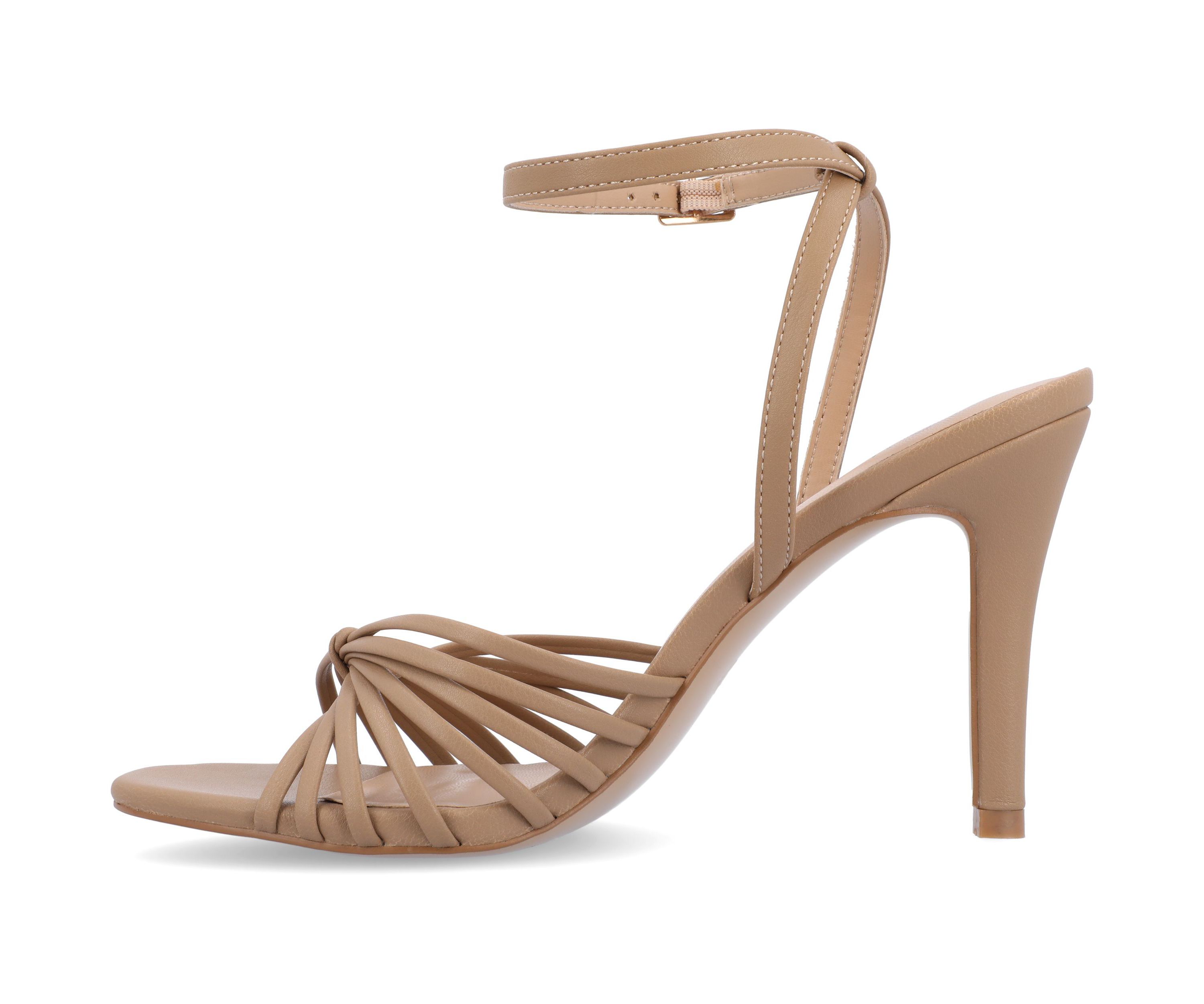 Vanita Pumps