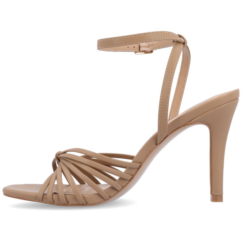 Vanita Pumps