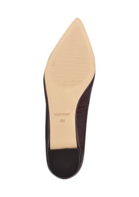 Abay Pointed Toe Flats