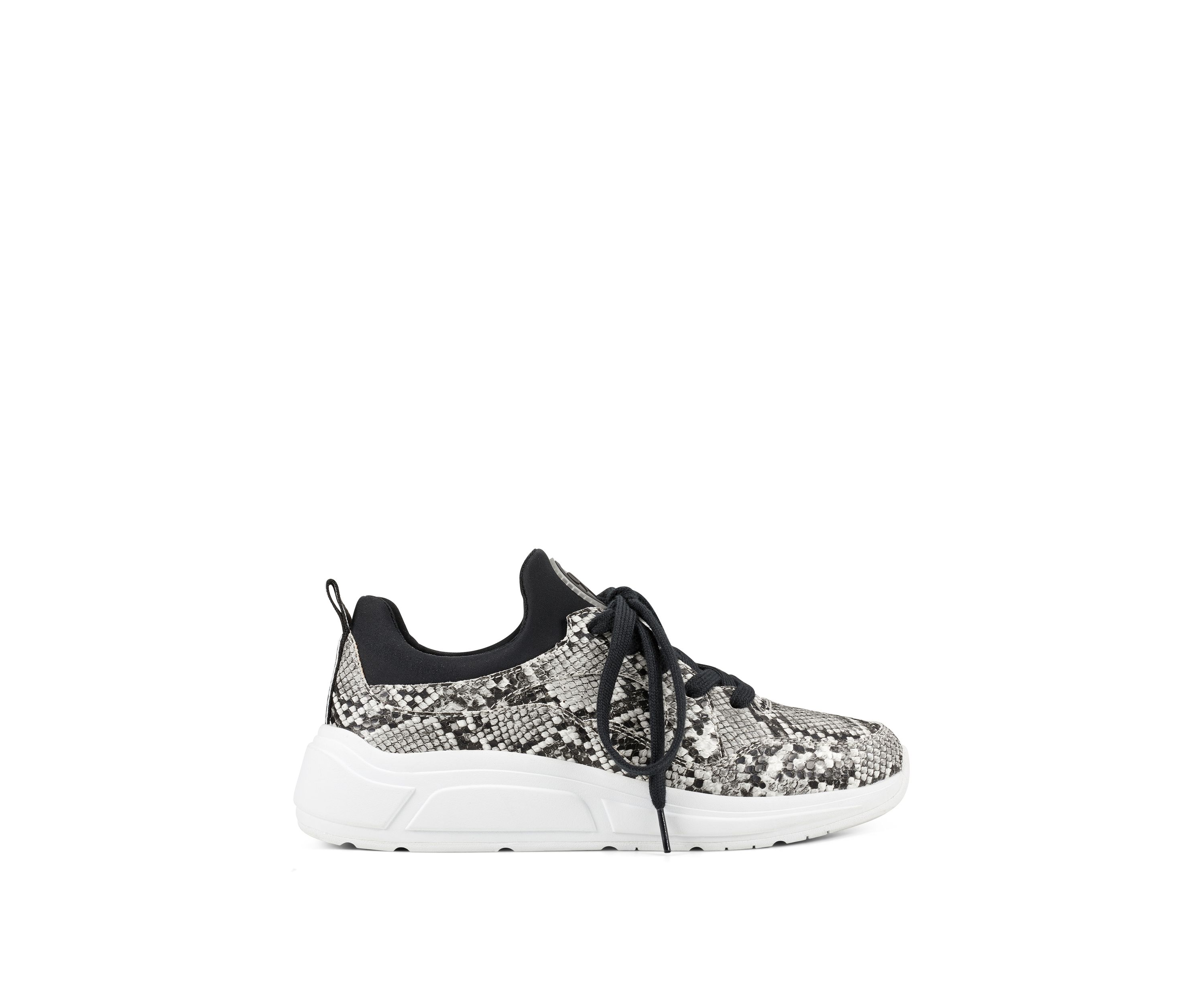 Raylin Sneakers