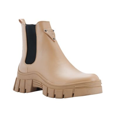 Guess Hestia Lug Sole Double Gore Chelsea Boots