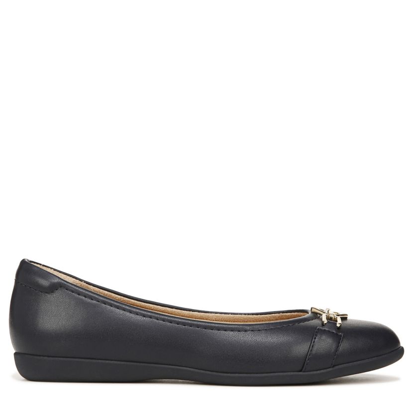 Vivienne-O Flat
