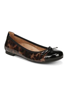 Clothing & Shoes - Shoes - Flats & Loafers - Vionic Petaluma Flat