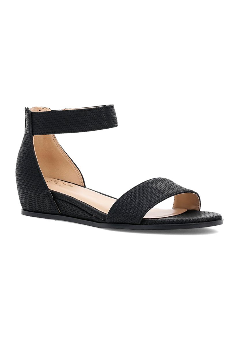 Nomie Flat Sandals