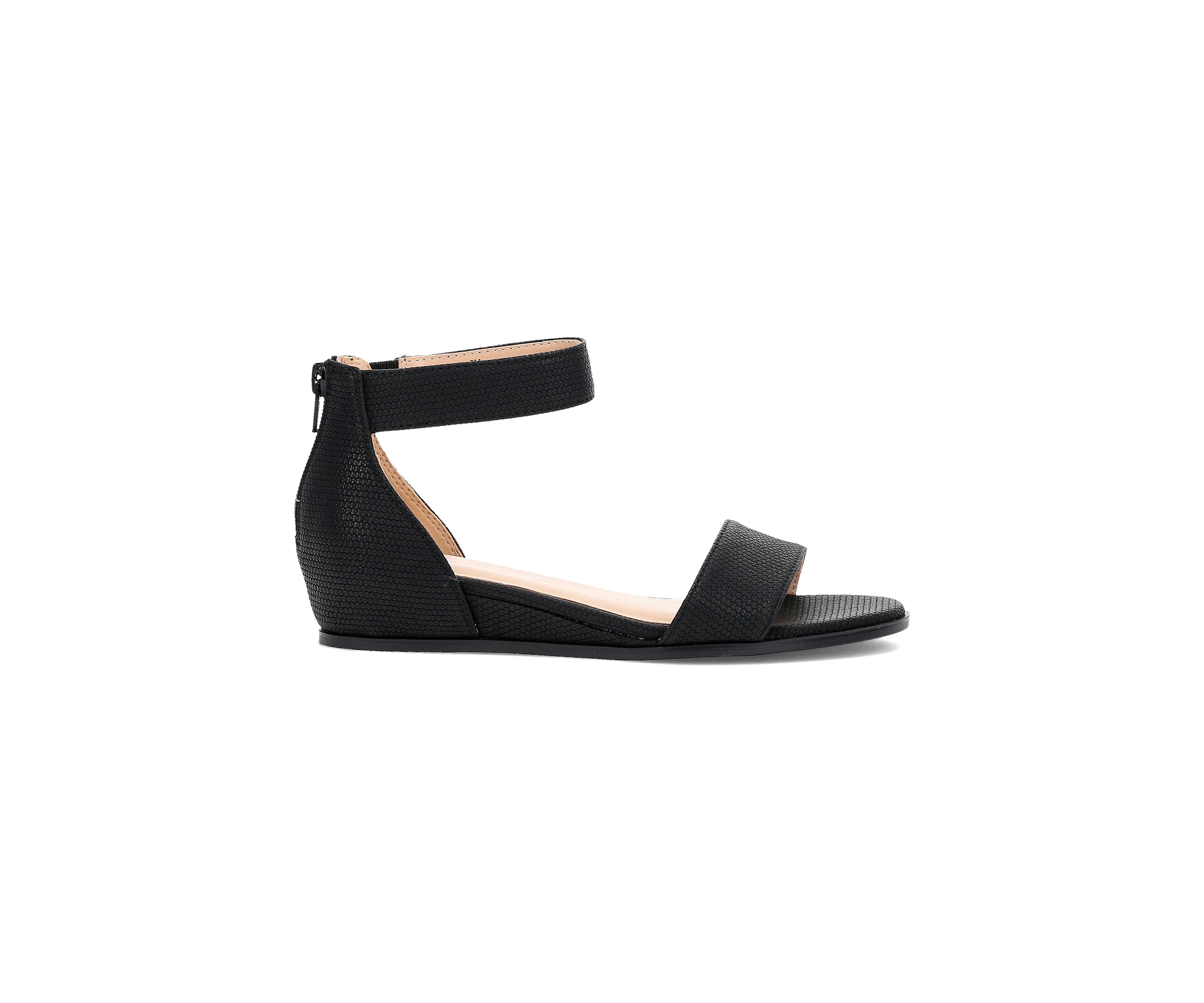 Nomie Flat Sandals