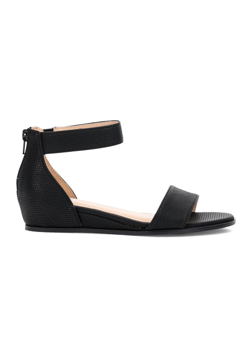 Nomie Flat Sandals