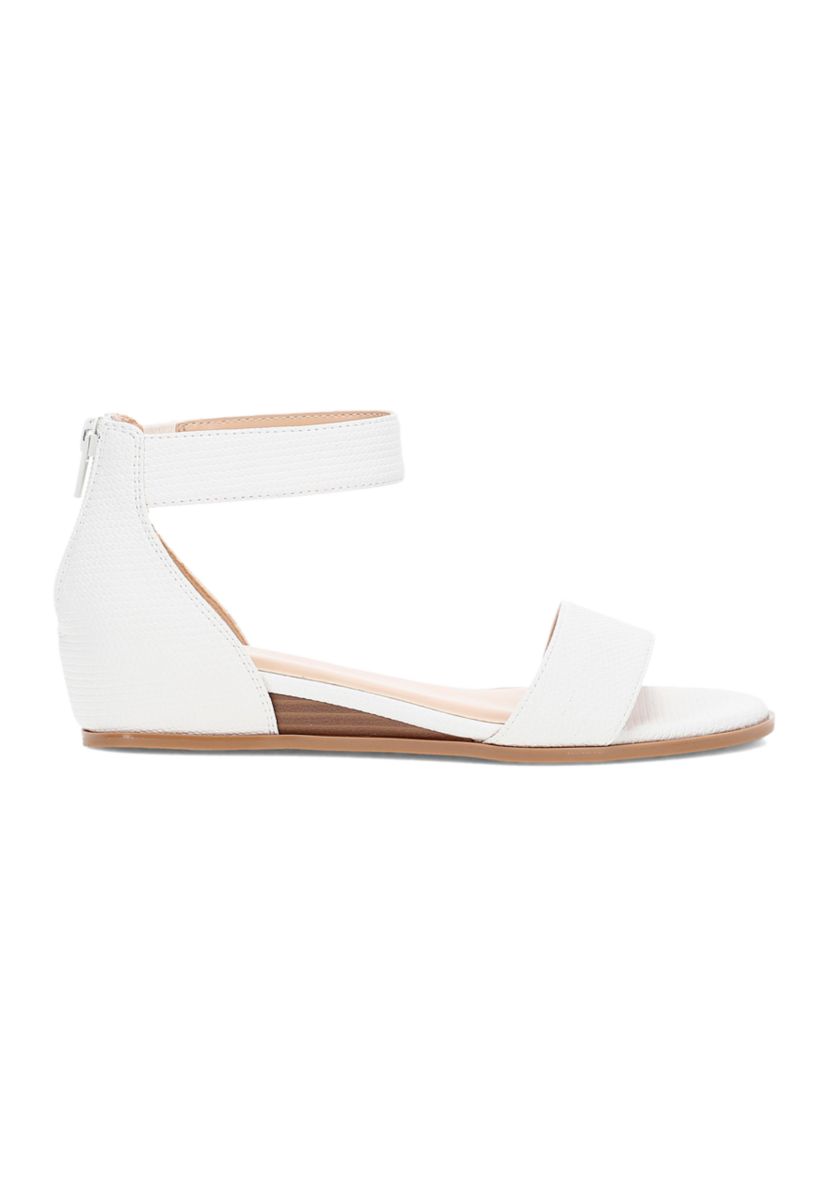 Nomie Flat Sandals