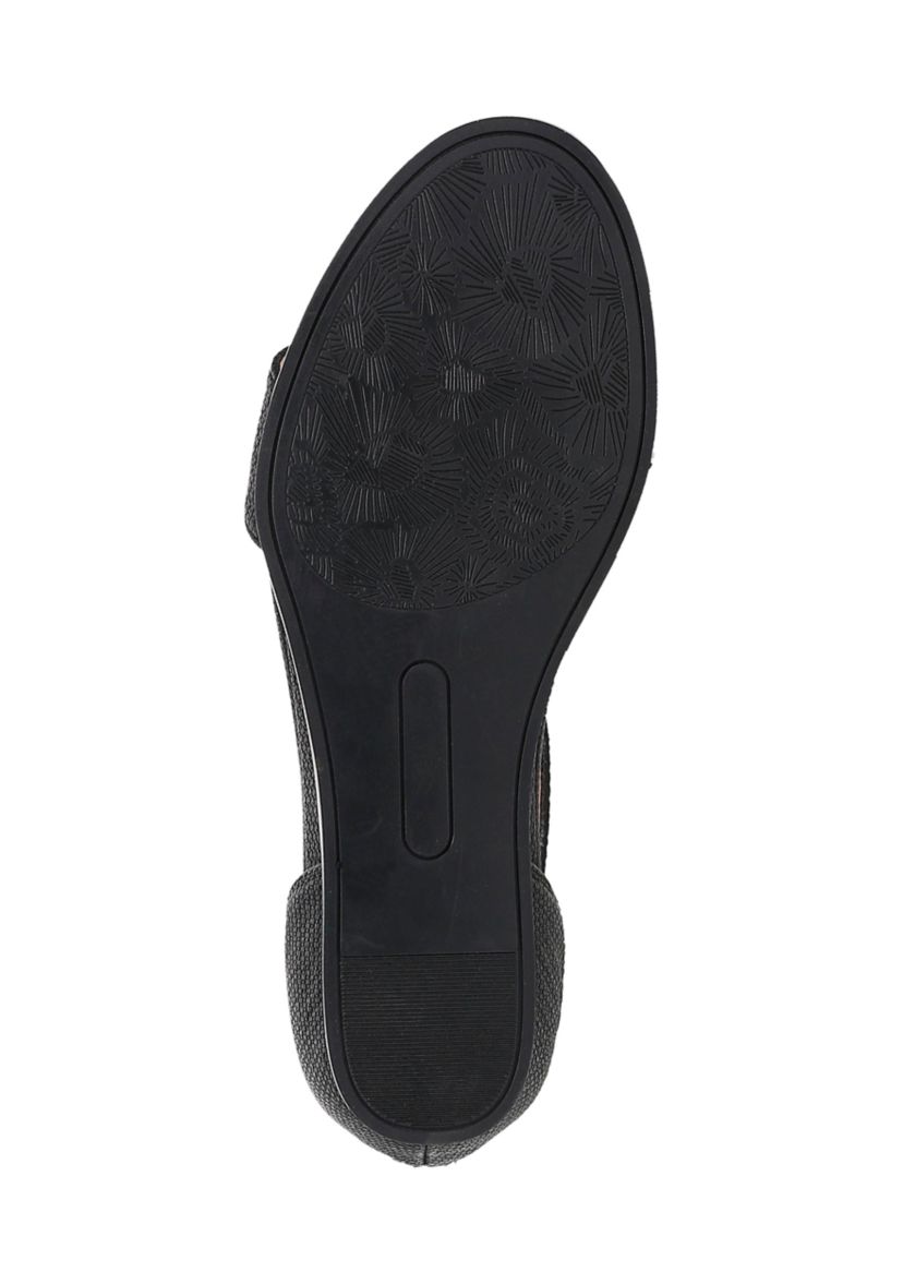 Nomie Flat Sandals