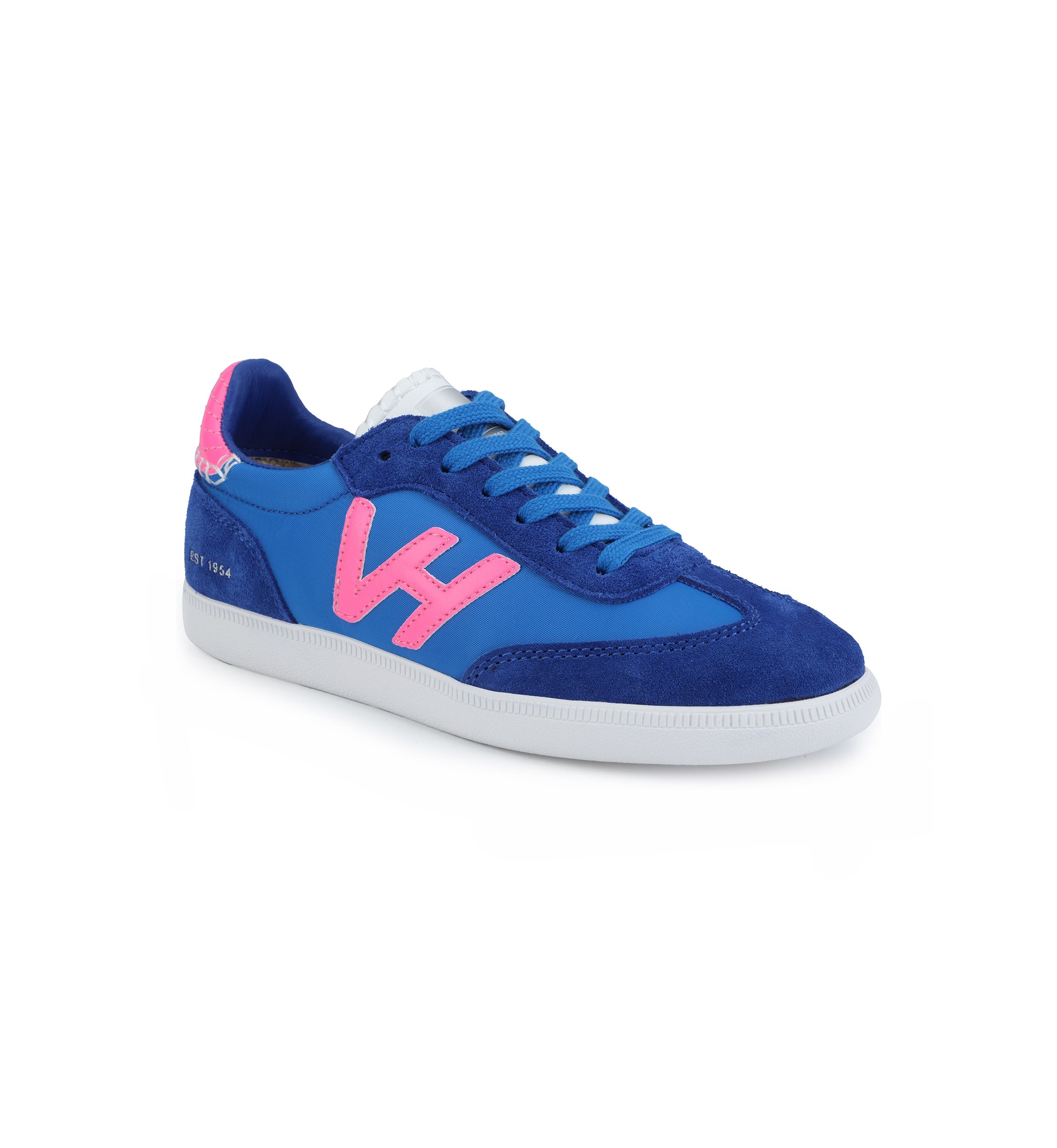 Crisp Sneakers