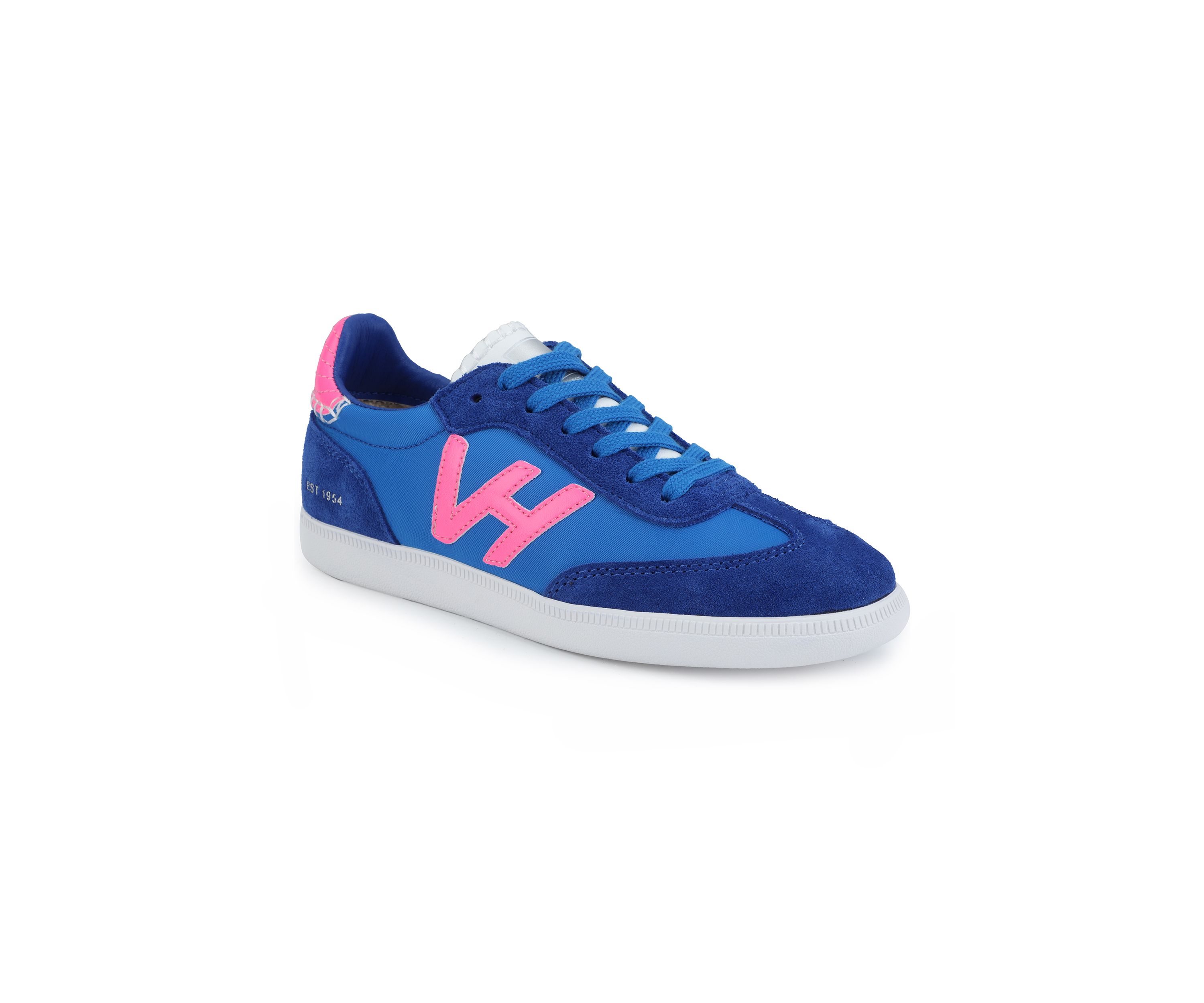 Crisp Sneakers