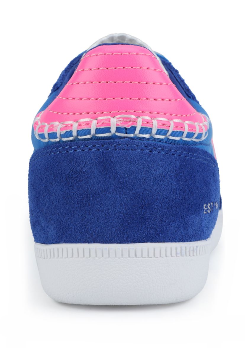 Crisp Sneakers