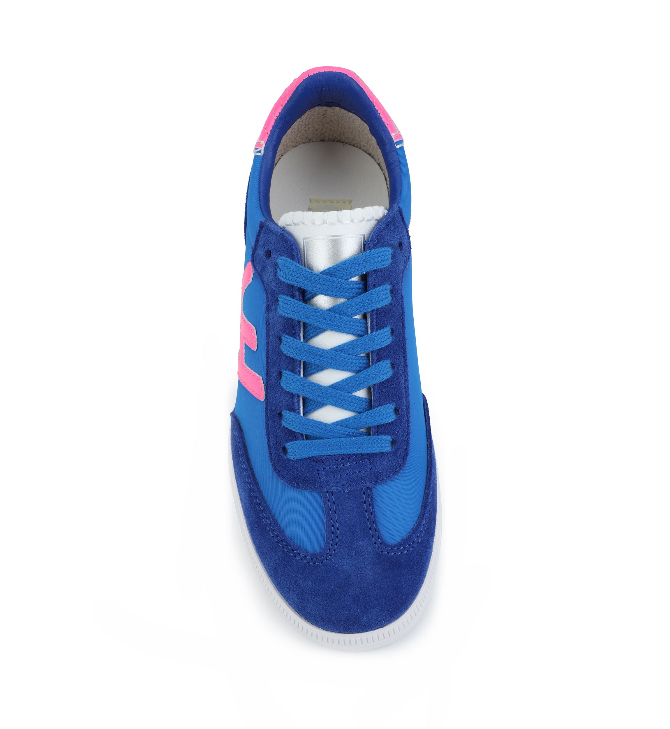 Crisp Sneakers