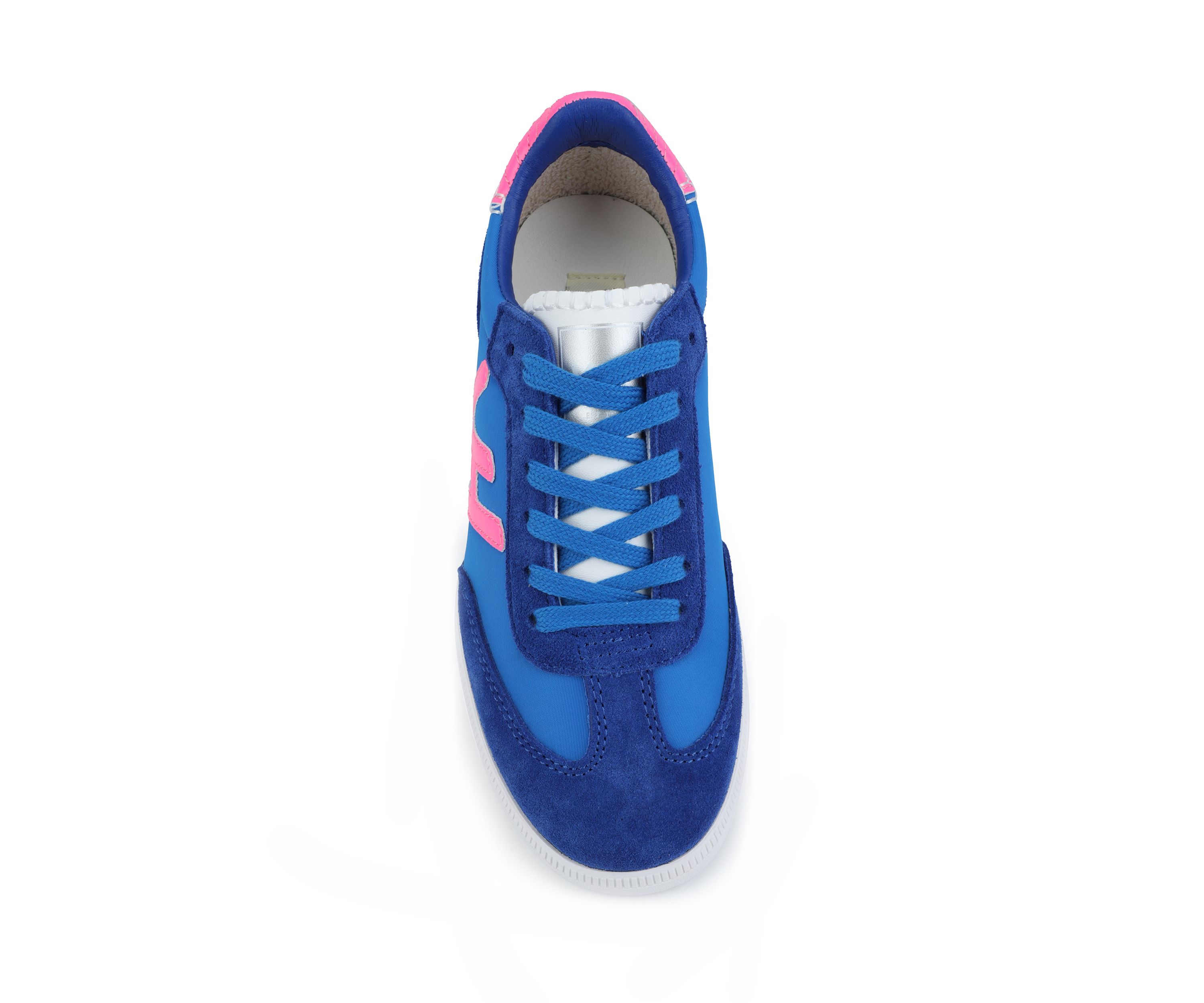 Crisp Sneakers