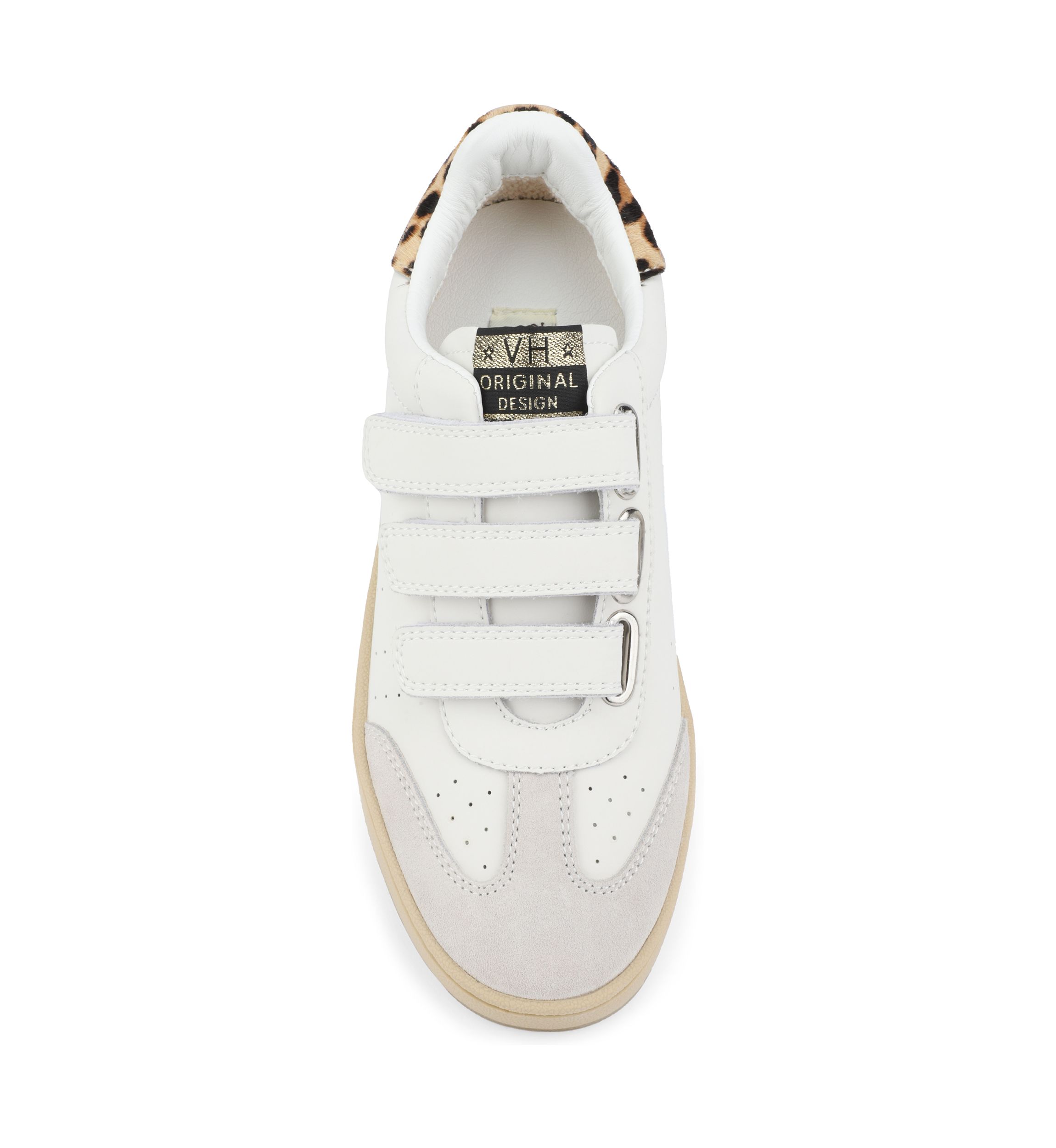 Ease Sneakers
