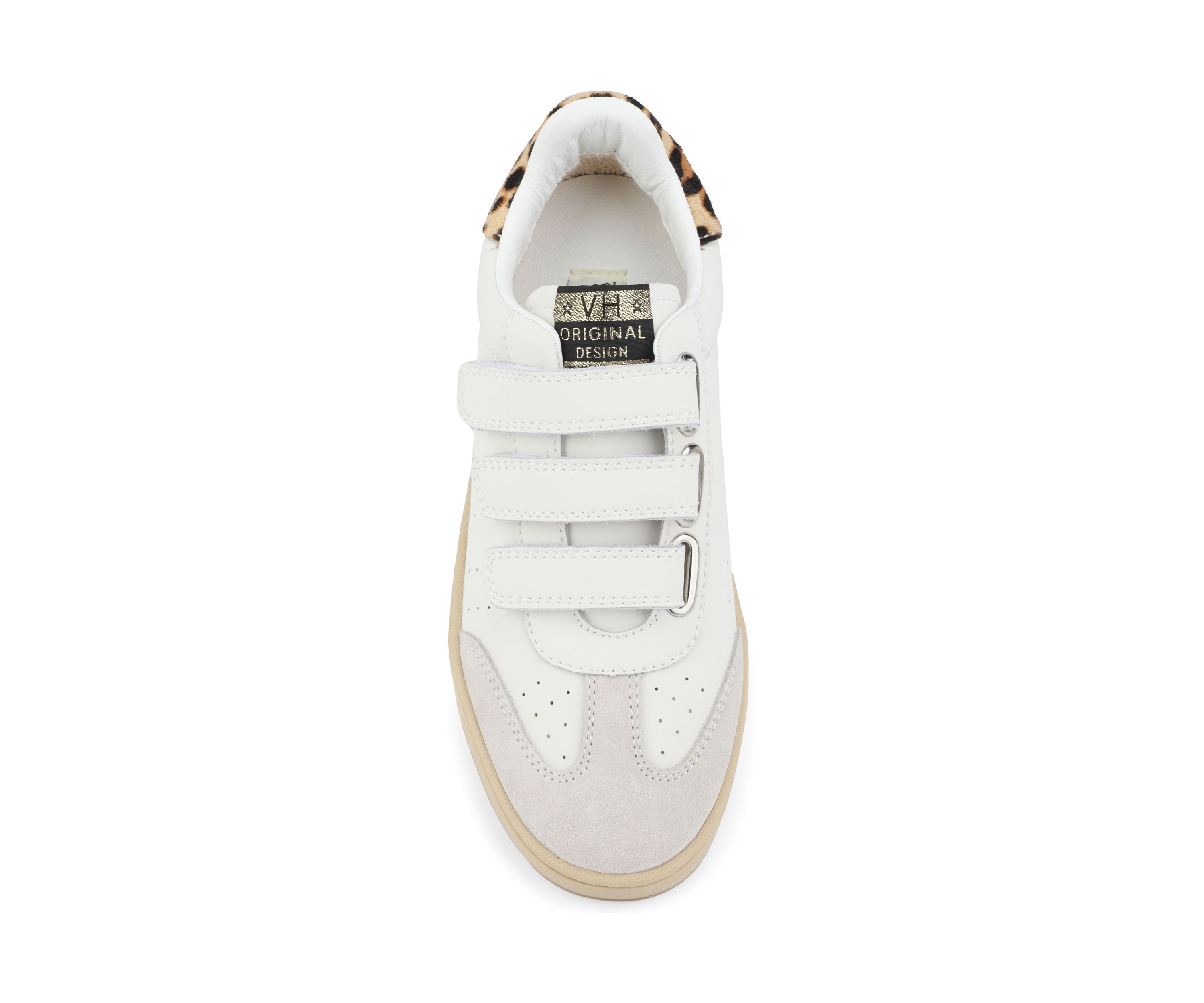 Ease Sneakers