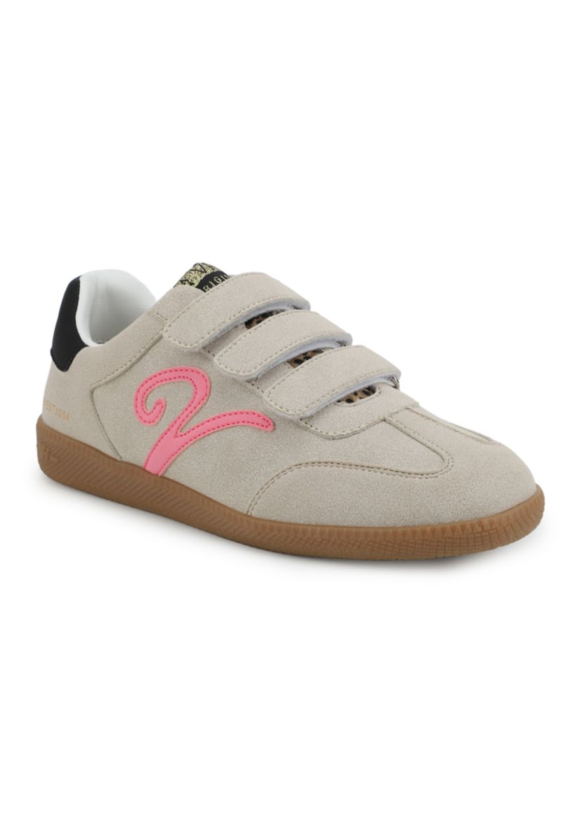 Pace Sneakers