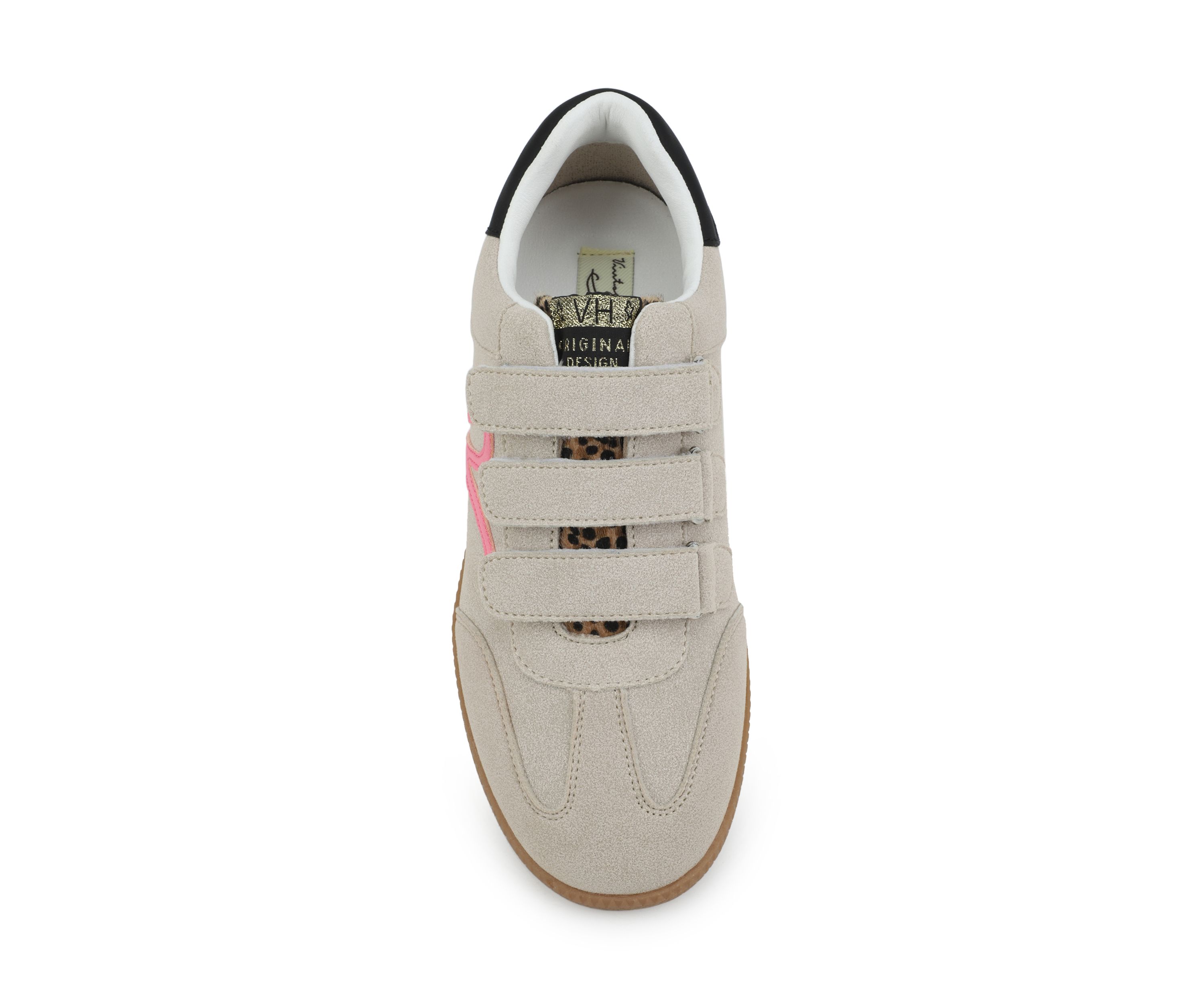 Pace Sneakers
