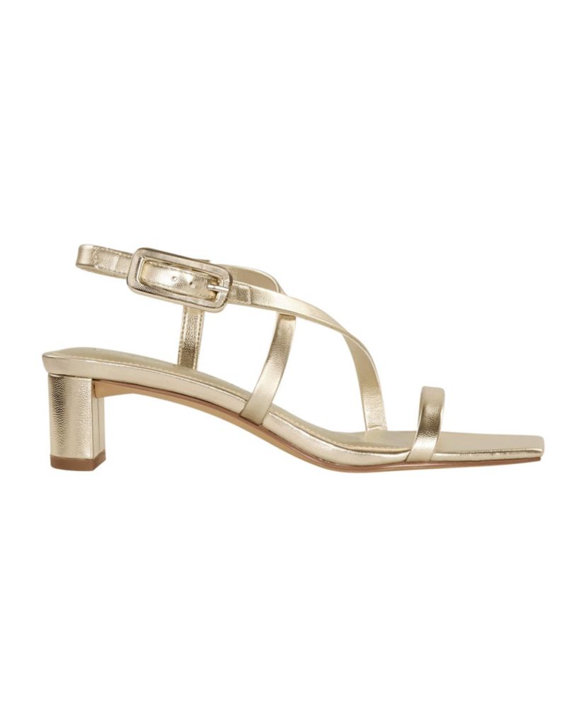 THE WANDERERING SANDAL