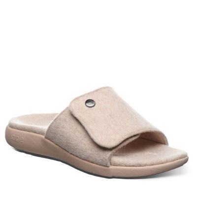 Den Indoor/Outdoor Slipper