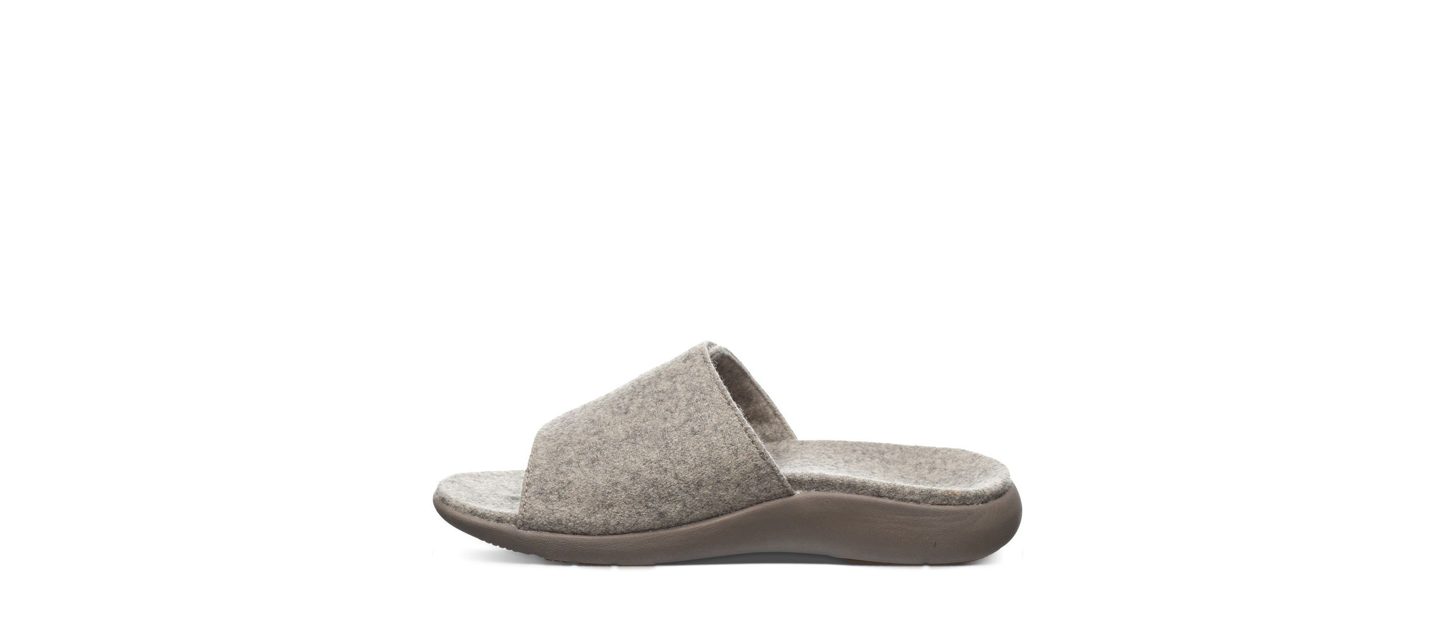 Den Indoor/Outdoor Slipper