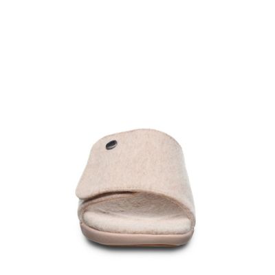 Den Indoor/Outdoor Slipper