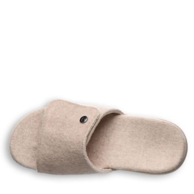 Den Indoor/Outdoor Slipper