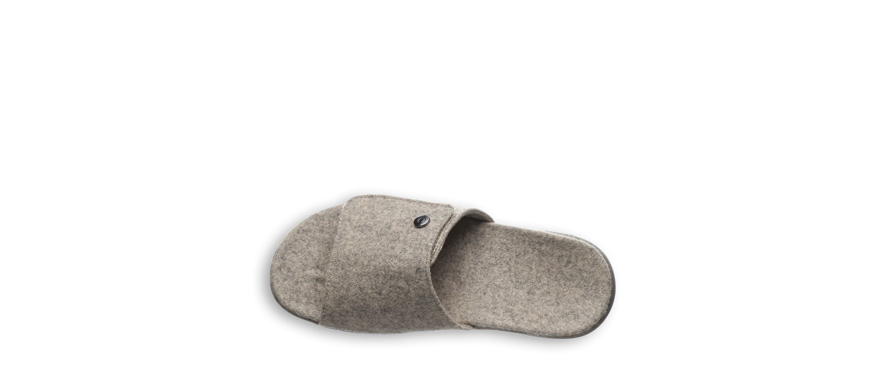 Den Indoor/Outdoor Slipper