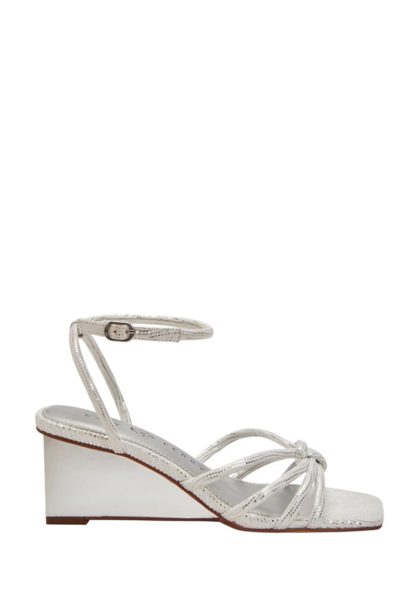 The Irisia Twisted Sandal