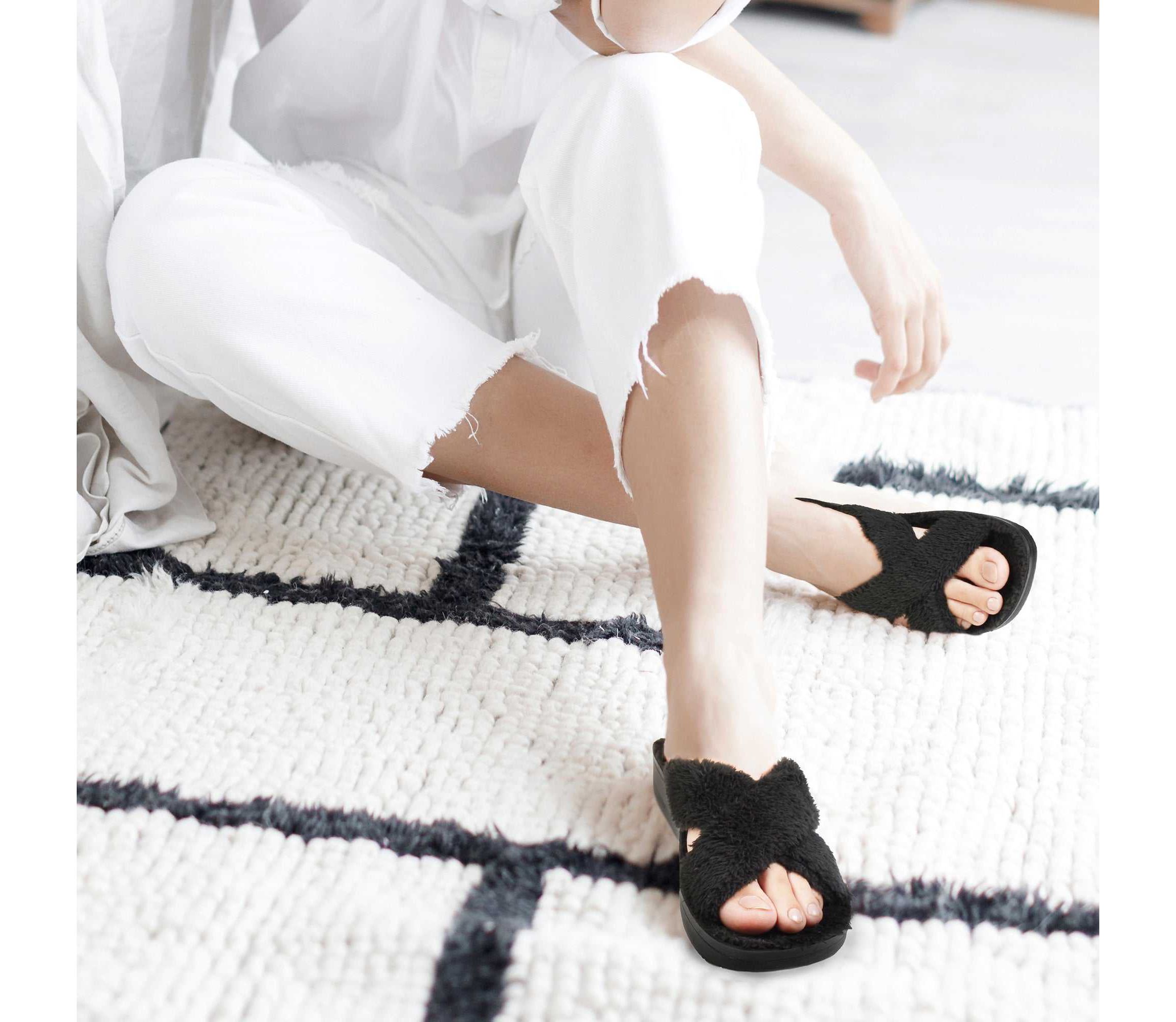 Aerothotic Lola Soft Cozy Womens Slipper
