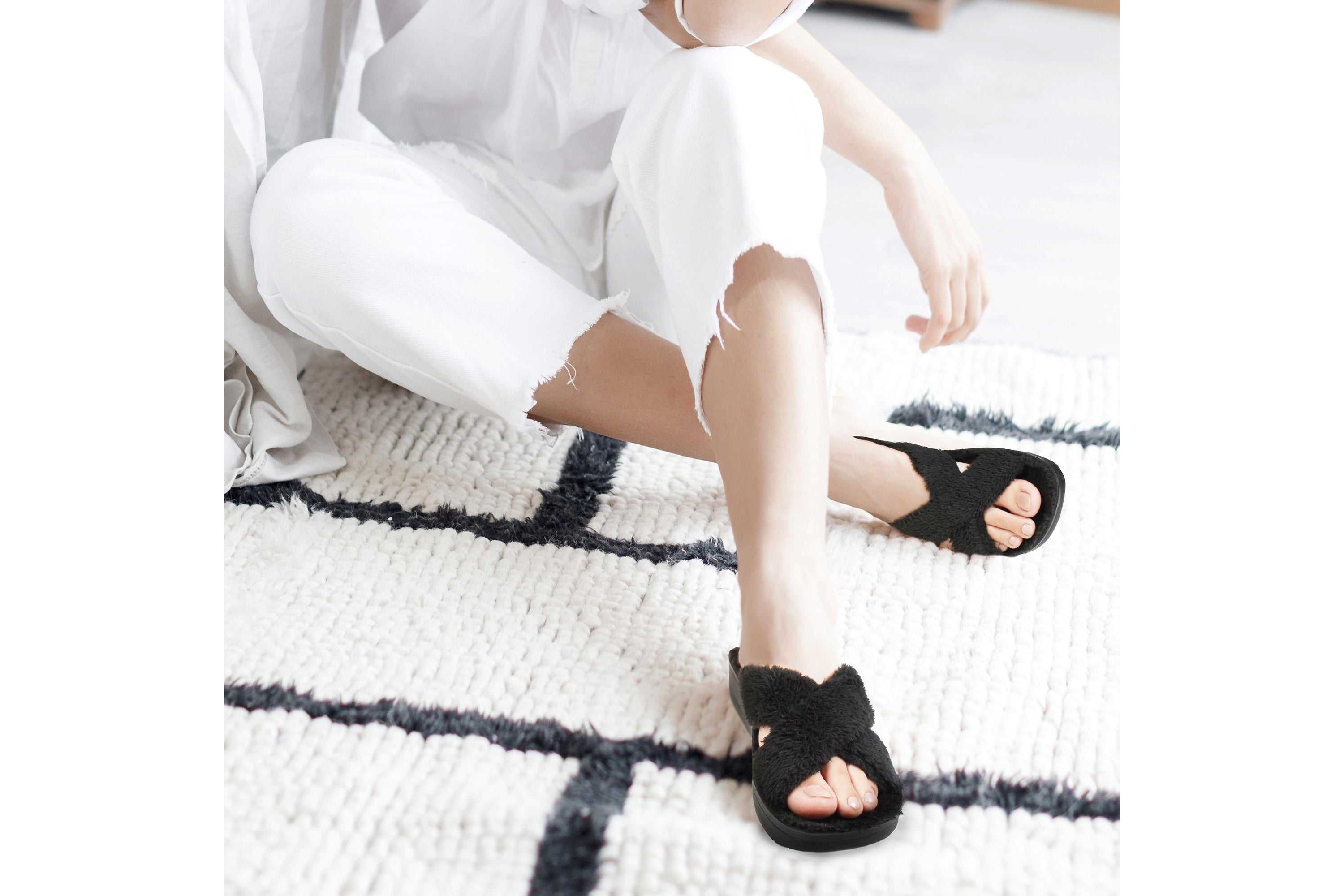 Aerothotic Lola Soft Cozy Womens Slipper