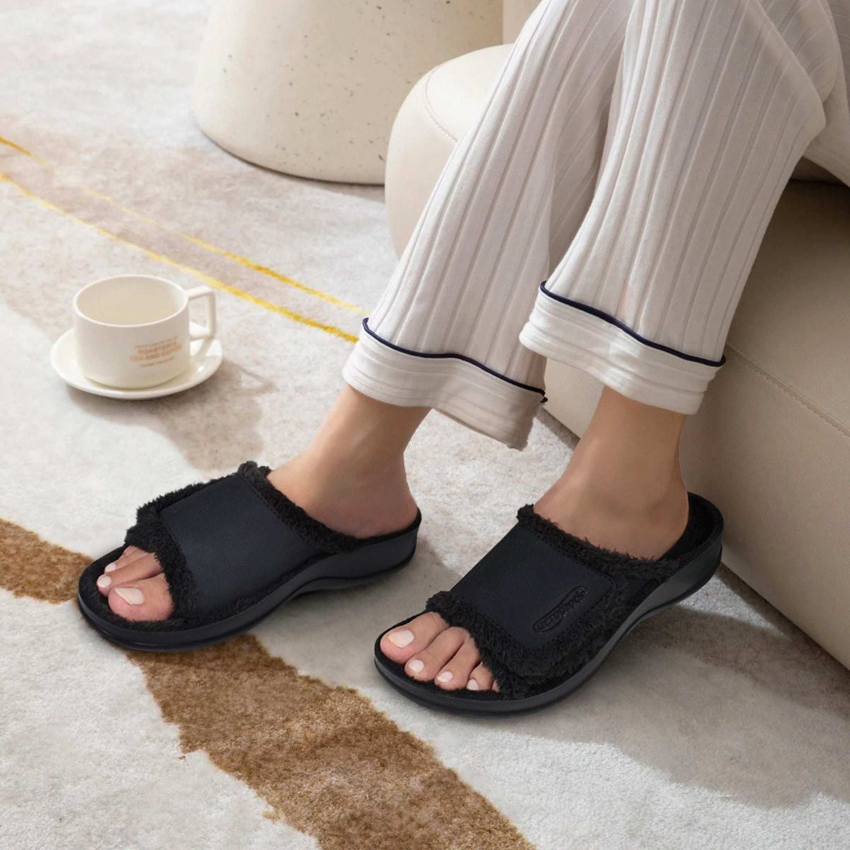 Aerothotic - Hadley Cozy Faux Fur Slipper