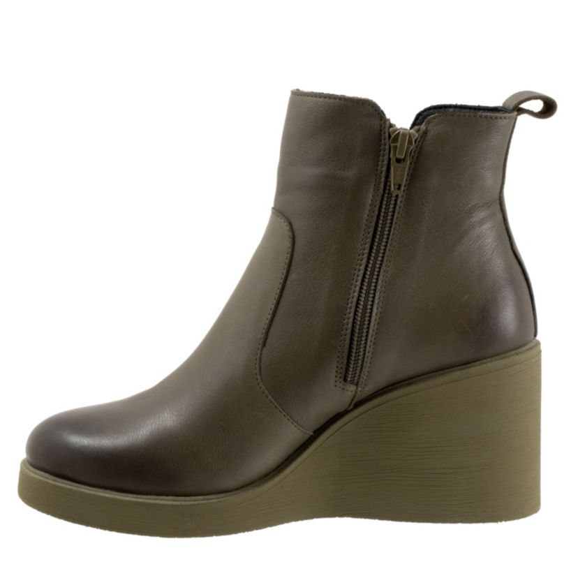 Laura Boot