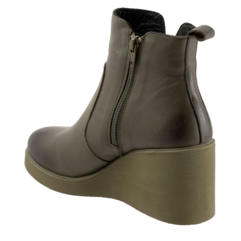 Laura Boot