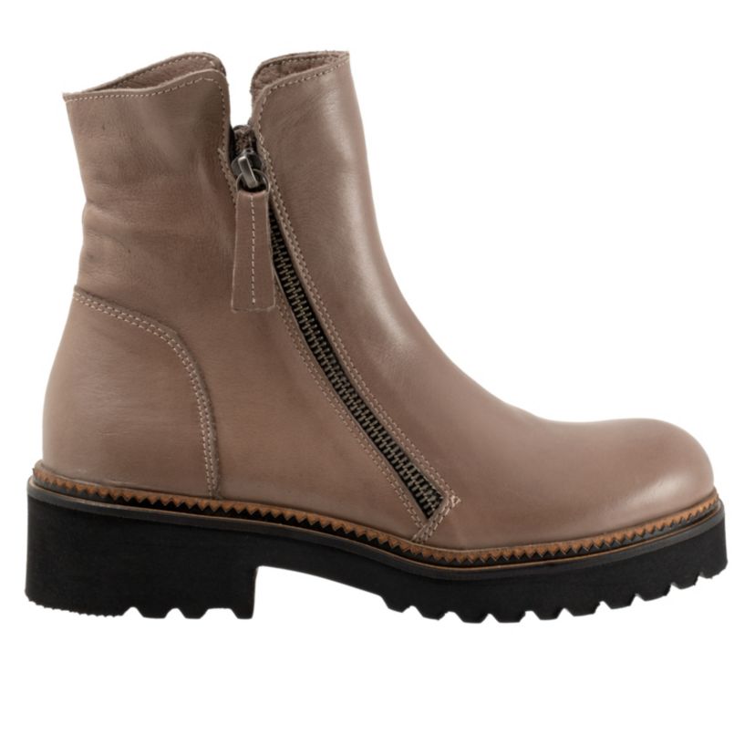 Ariana Boot