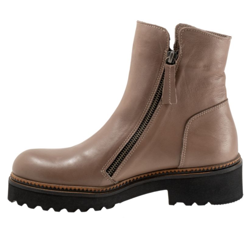 Ariana Boot