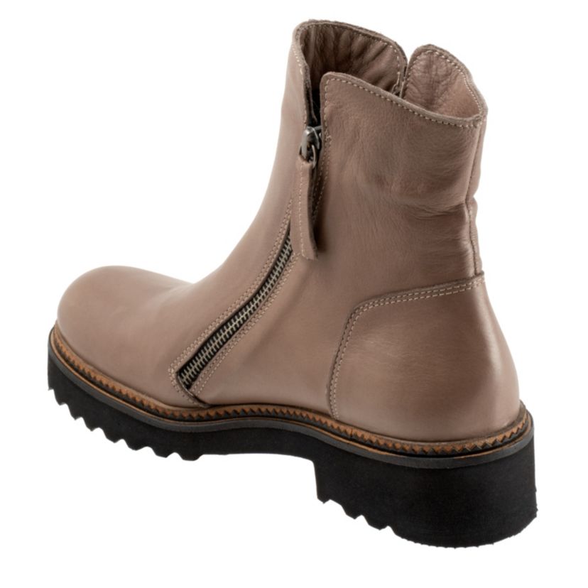 Ariana Boot
