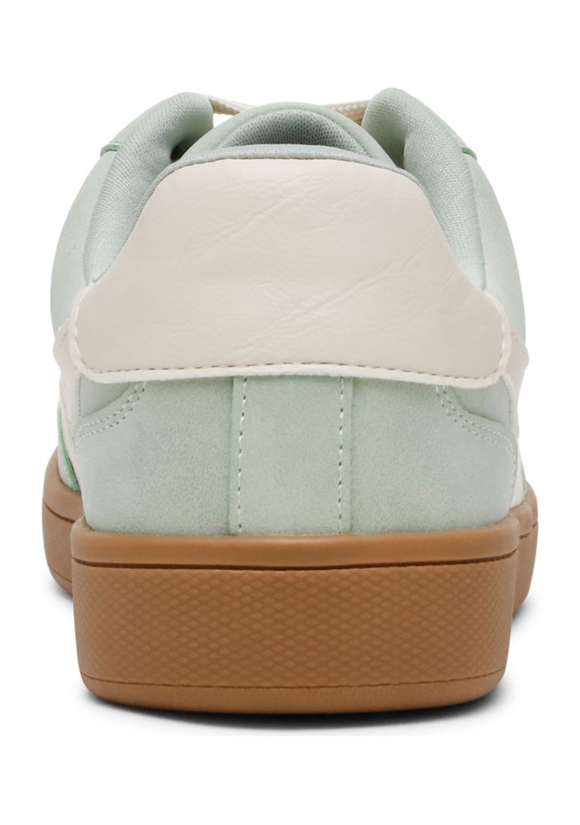 Voyage Sneakers
