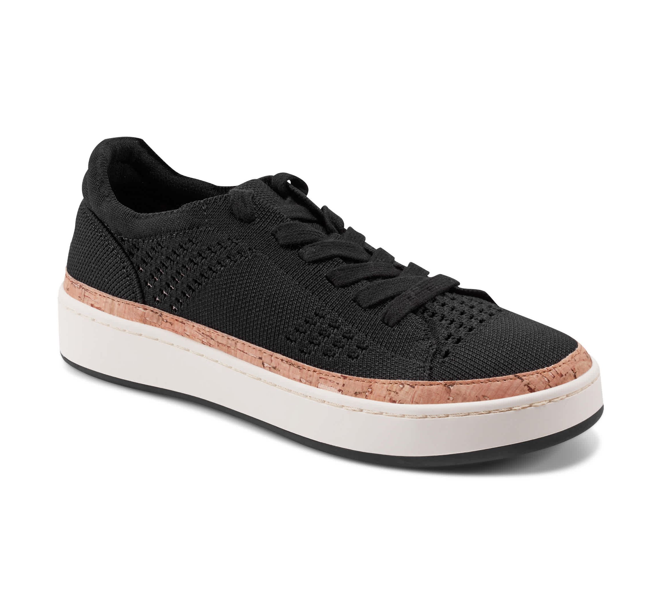 Knight Round Toe Lace-up Casual Sneakers