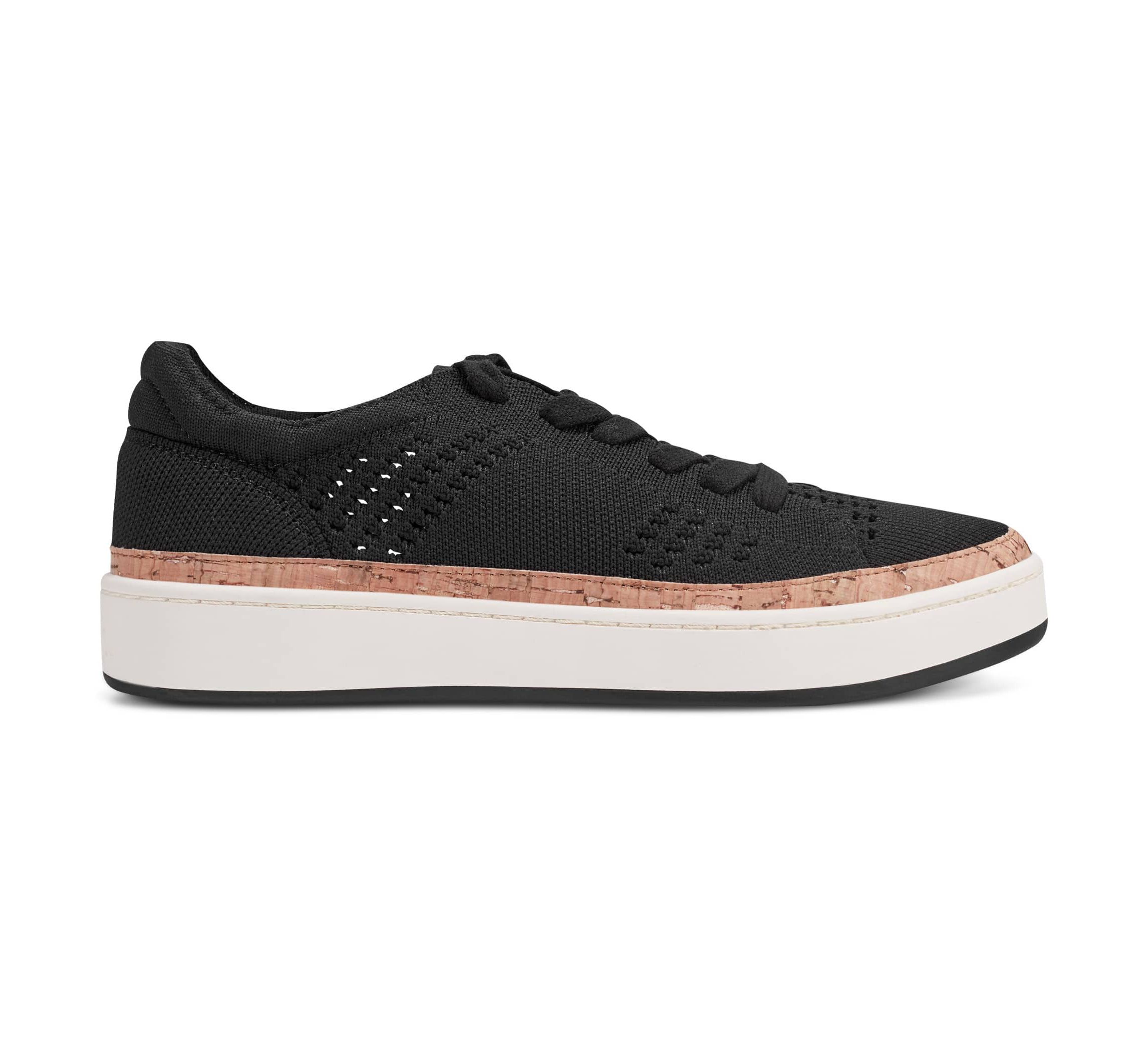 Knight Round Toe Lace-up Casual Sneakers