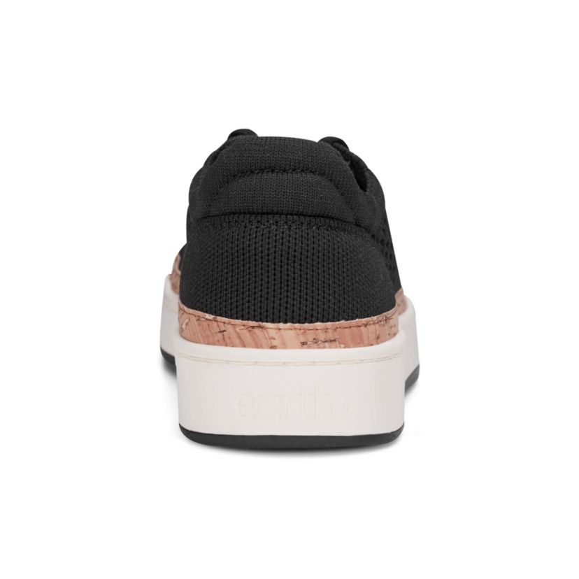 Knight Round Toe Lace-up Casual Sneakers