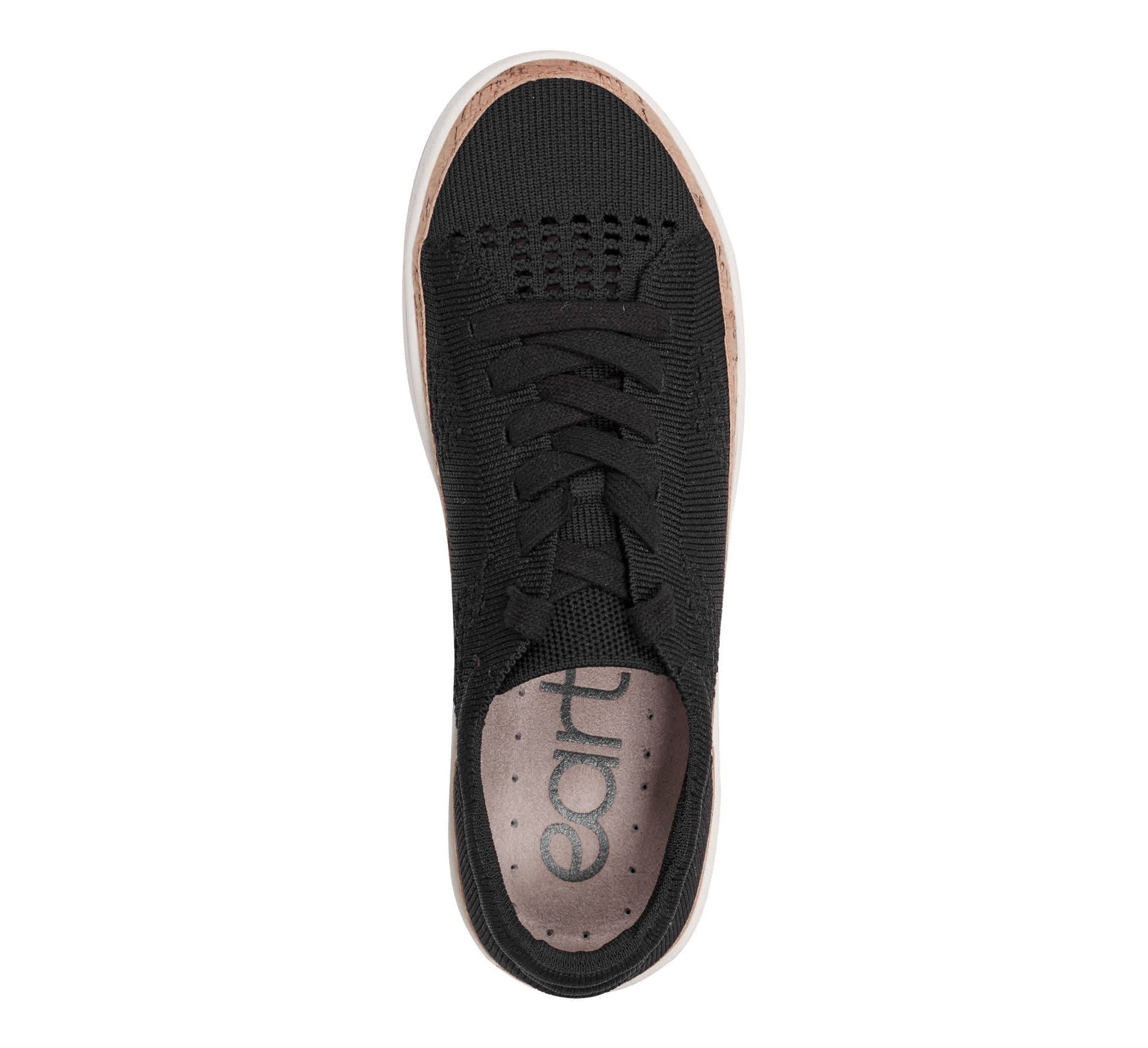 Knight Round Toe Lace-up Casual Sneakers