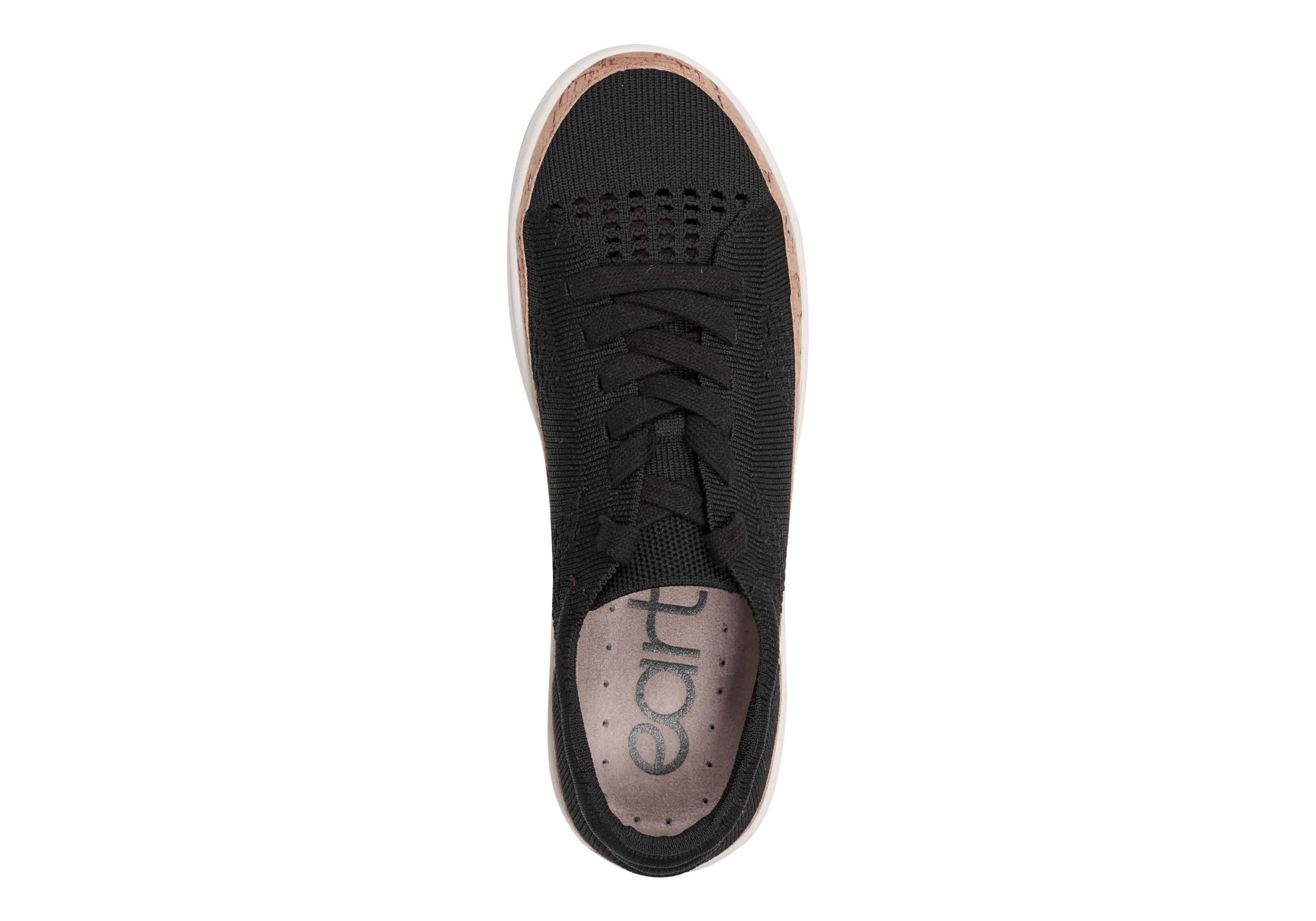 Knight Round Toe Lace-up Casual Sneakers