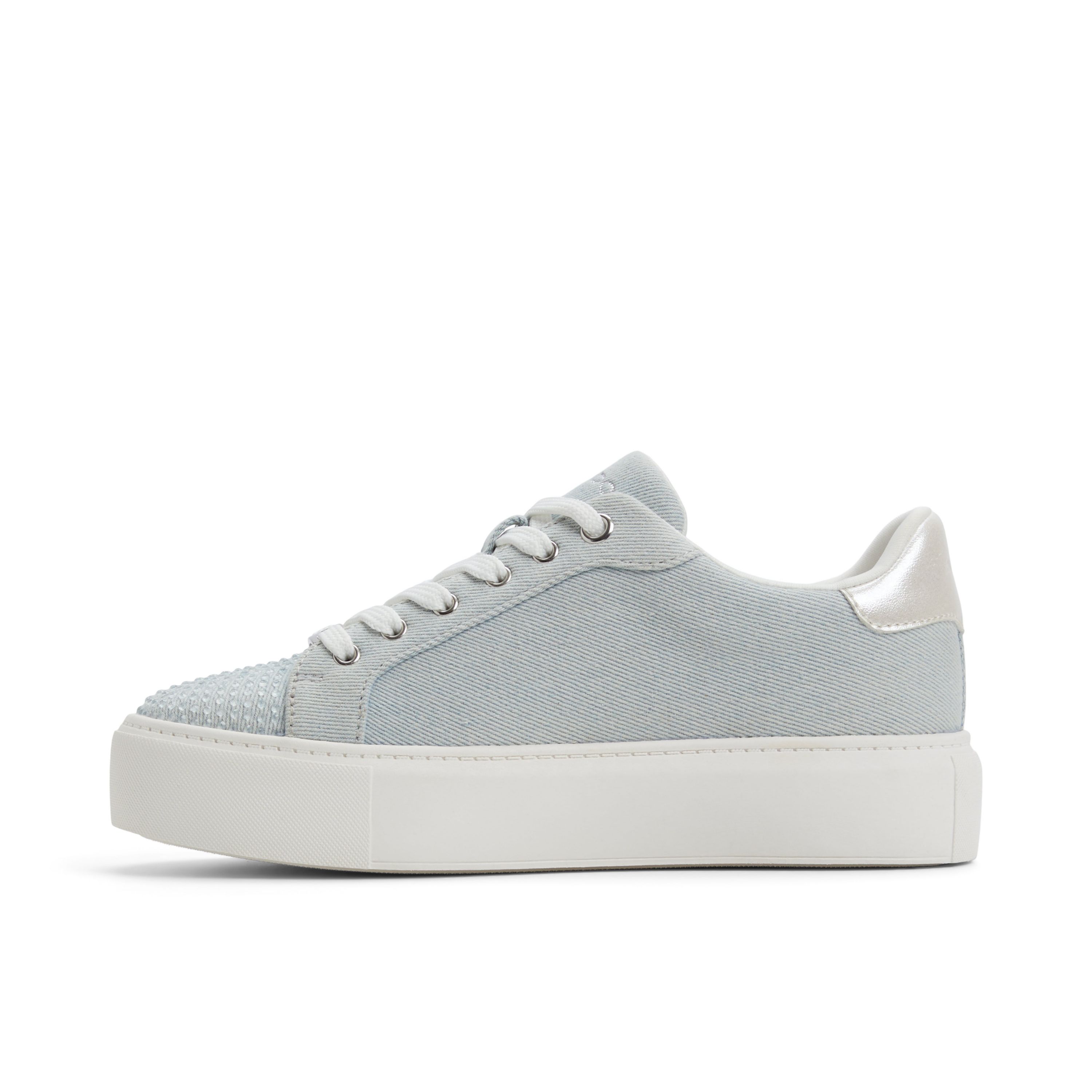Clovver Low Top Sneaker