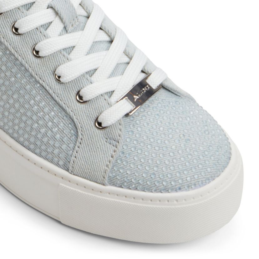 Clovver Low Top Sneaker