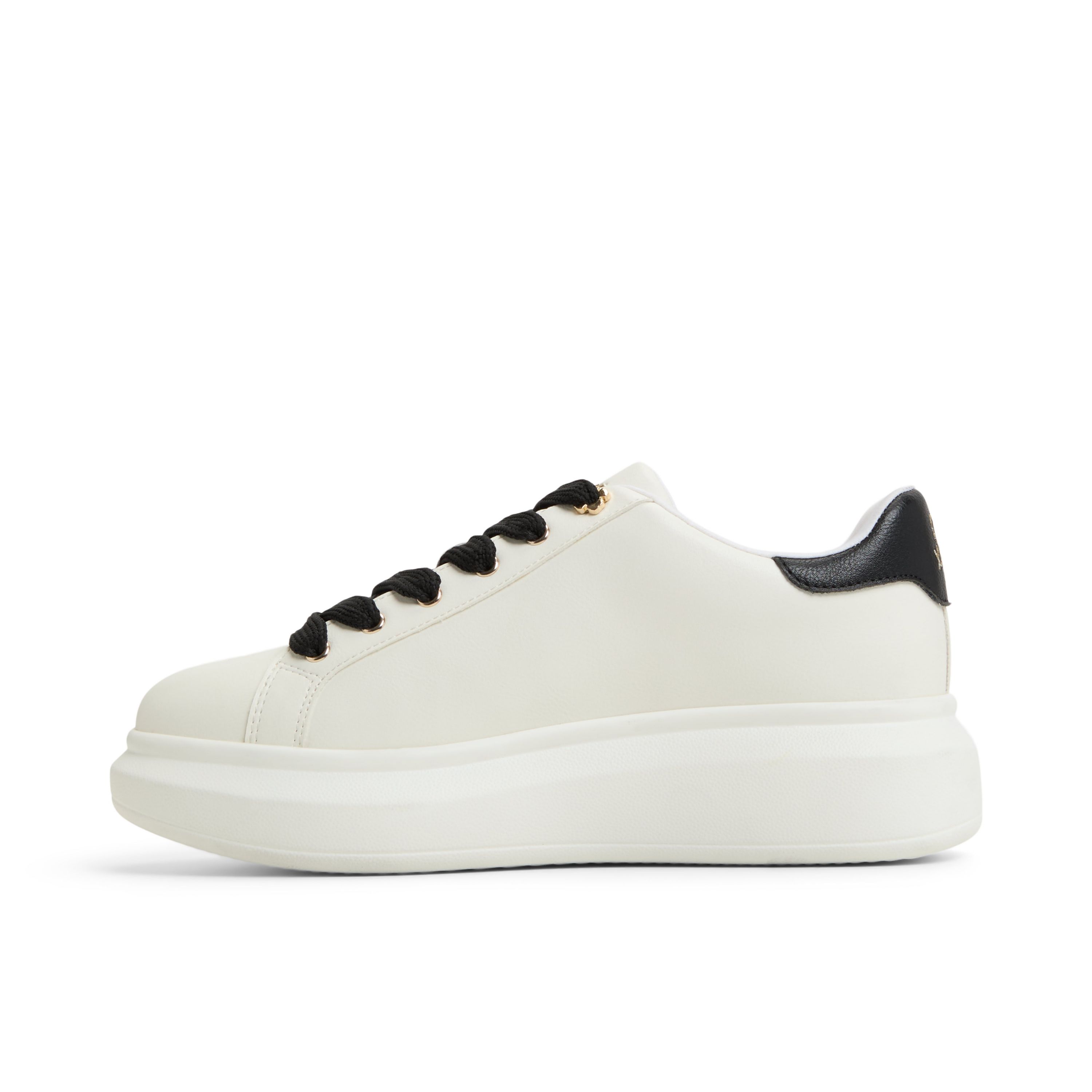 Lovekiss Low Top Sneaker