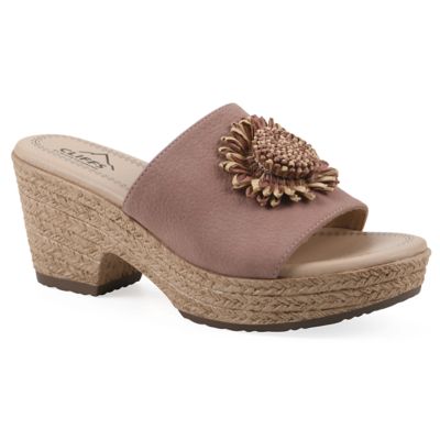 Cliffs by White Mountain Women's Birkley Wedge Sandal, 11M